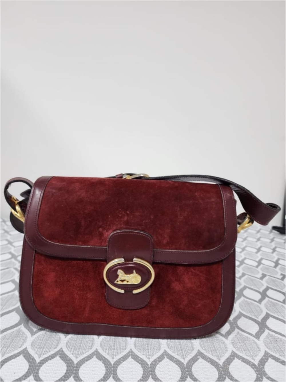 Authentic CELINE VINTAGE SULKY SUEDE CARRIAGE SHOULDER BAG BURGUNDY - Picture 13 of 15